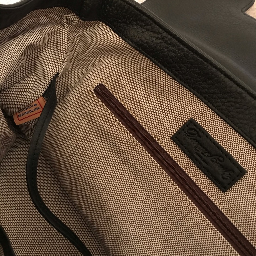 Dooney & Bourke Black leather bag NWOT. - Picture 5 of 6